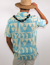 Load image into Gallery viewer, Aqua Light